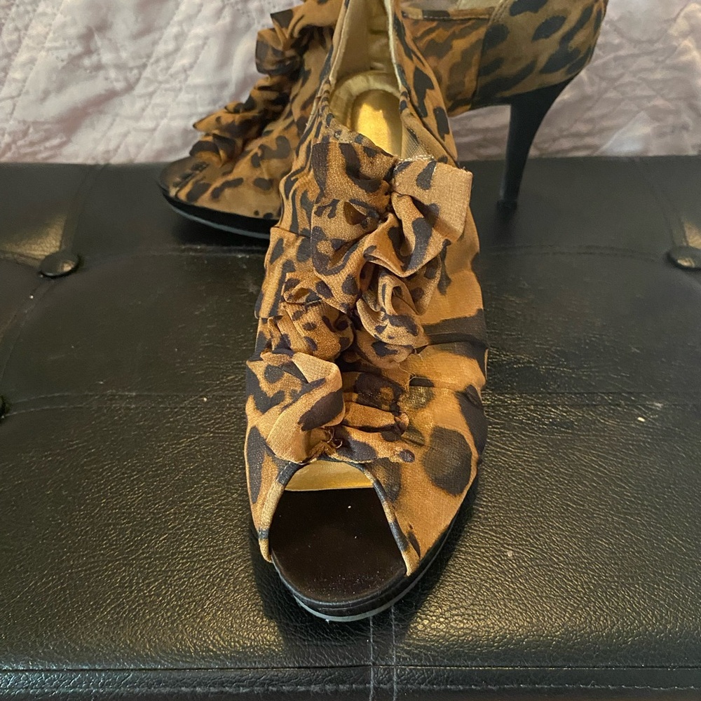 Leopard Print Open Toe Heels. - image 2